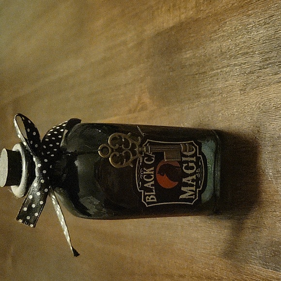 Halloween Decor - Picture 1 of 2